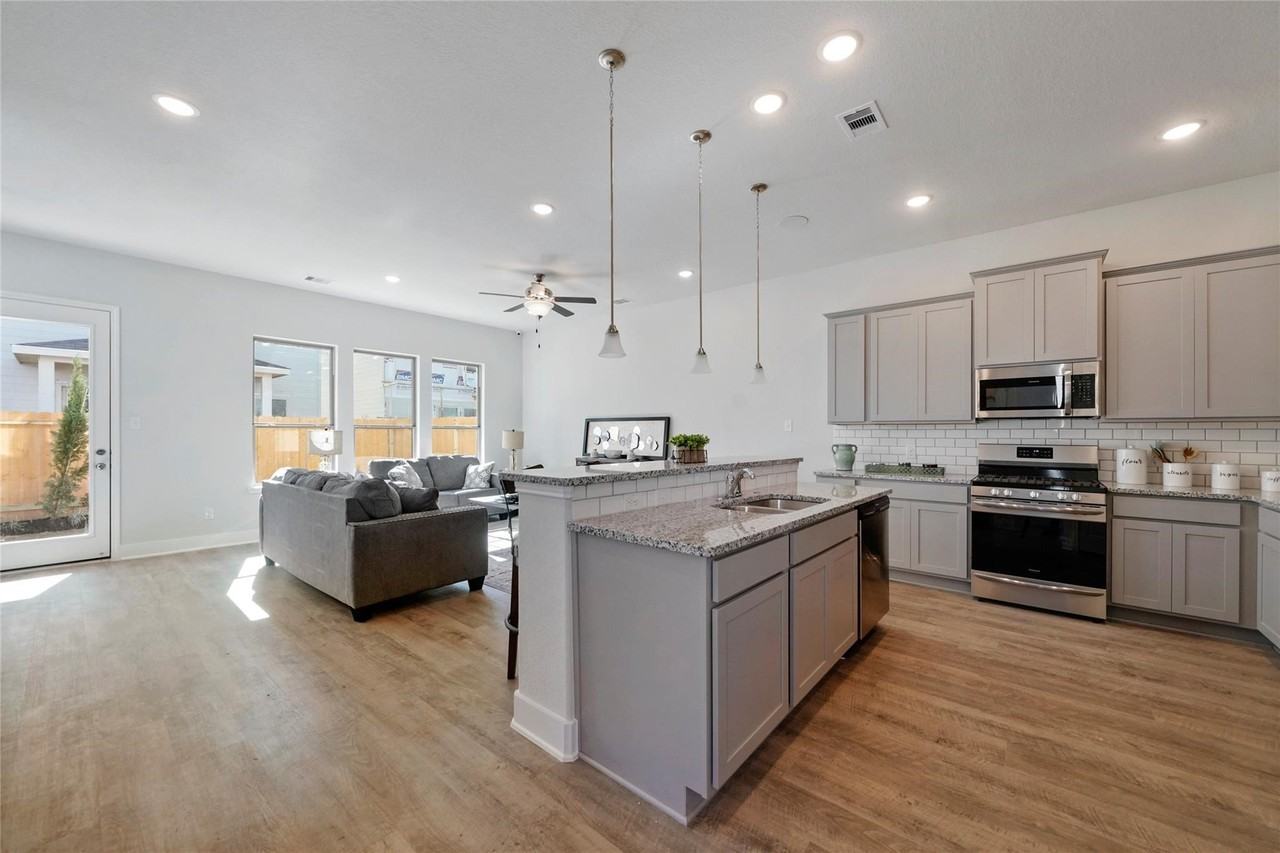 4423 Santorini Ln #4423 - Photo 2 of 6