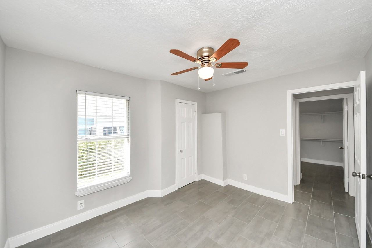 1222 Bernard St #1222 - Photo 5 of 39