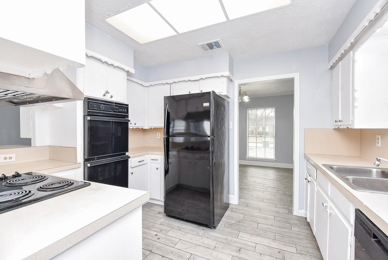 11623 Kirkhollow Dr #11623 - Photo 3 of 32