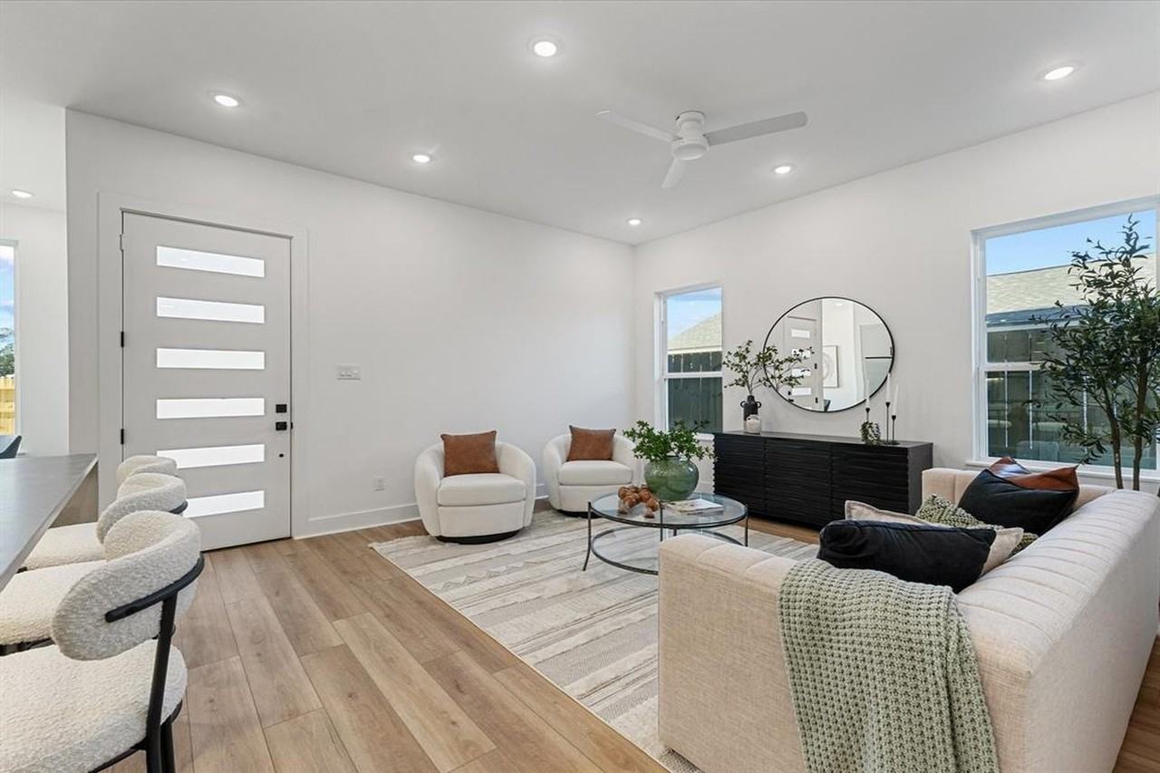 8320 Williamsdell St #8320A - Photo 4 of 11