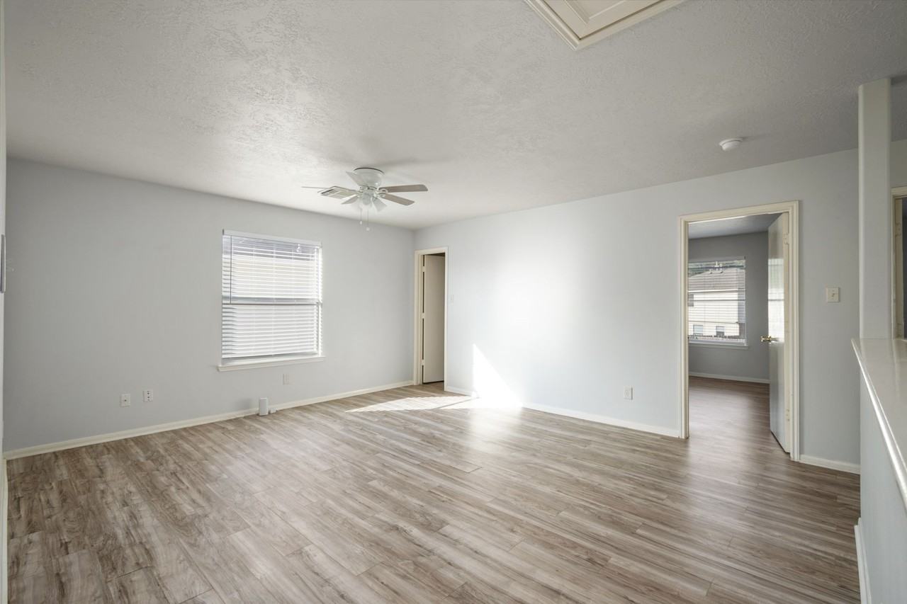 29115 Foxingham Cir #29115 - Photo 6 of 26