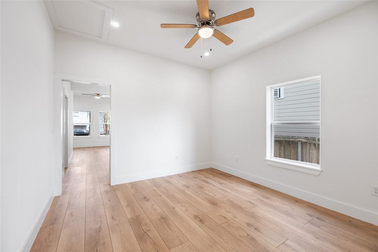 4710 Avenue S #4710 - Photo 6 of 22