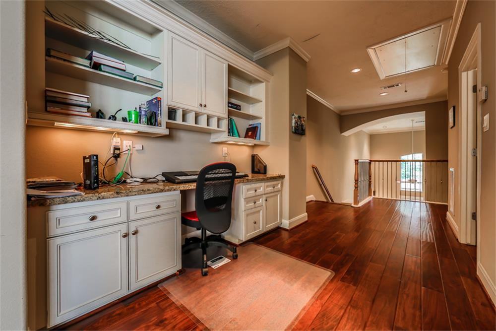 1005 Memorial Village Dr #1005 - Photo 4 of 32