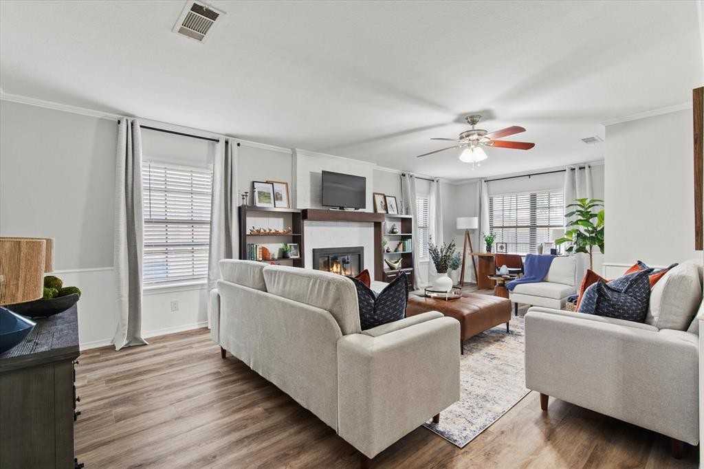 10023 Olmos Dr #10023 - Photo 7 of 40