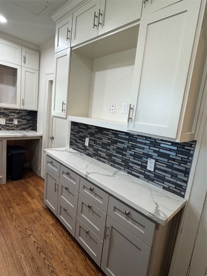 2307 Arbor St #2307-1 - Photo 7 of 11