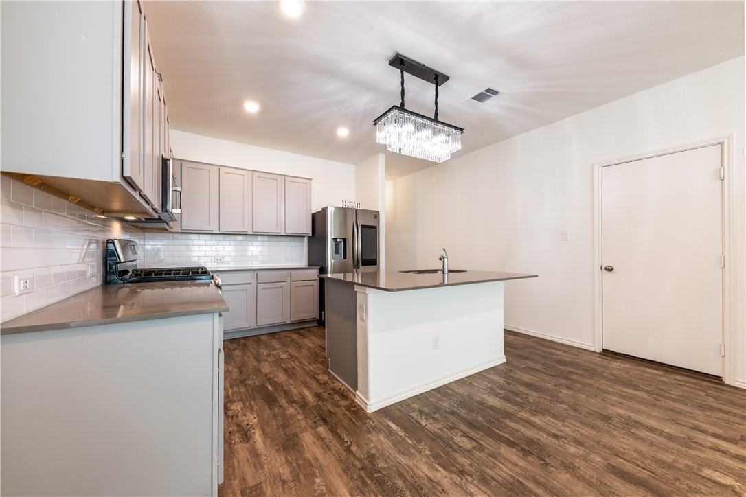 1212 Nokota Bnd #1212 - Photo 4 of 36