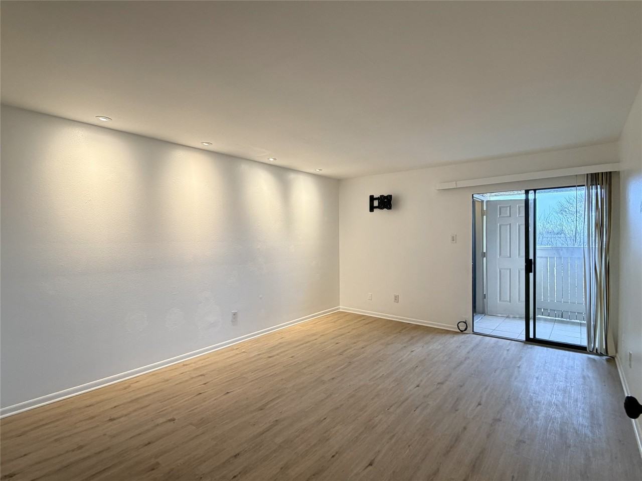 8523 Hearth Dr #8523-1934 - Photo 4 of 22