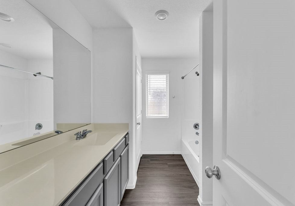 18406 Cobalt Cove Ln #18406 - Photo 3 of 39