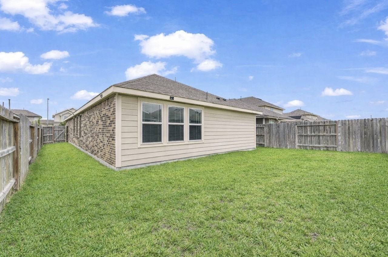 18406 Cobalt Cove Ln #18406 - Photo 4 of 39