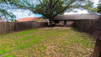 featured image of 215 Yale Cir #215