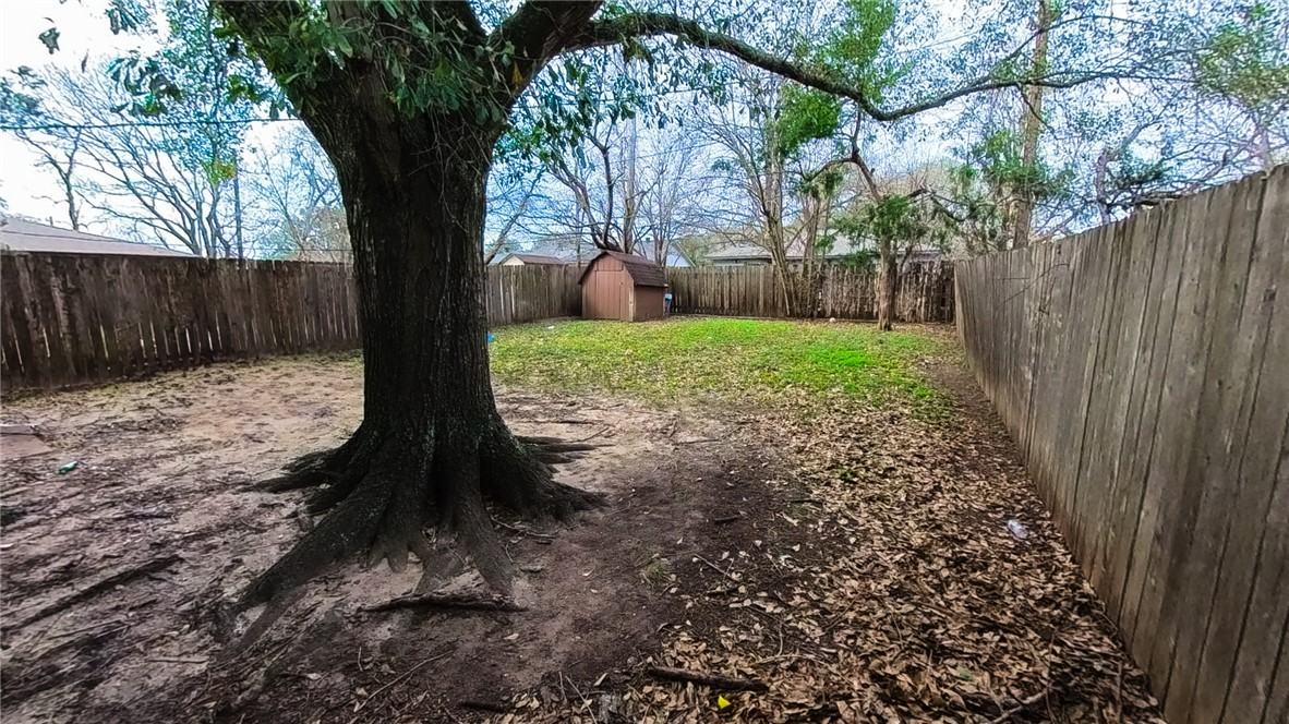 215 Yale Cir #215 - Photo 6 of 6