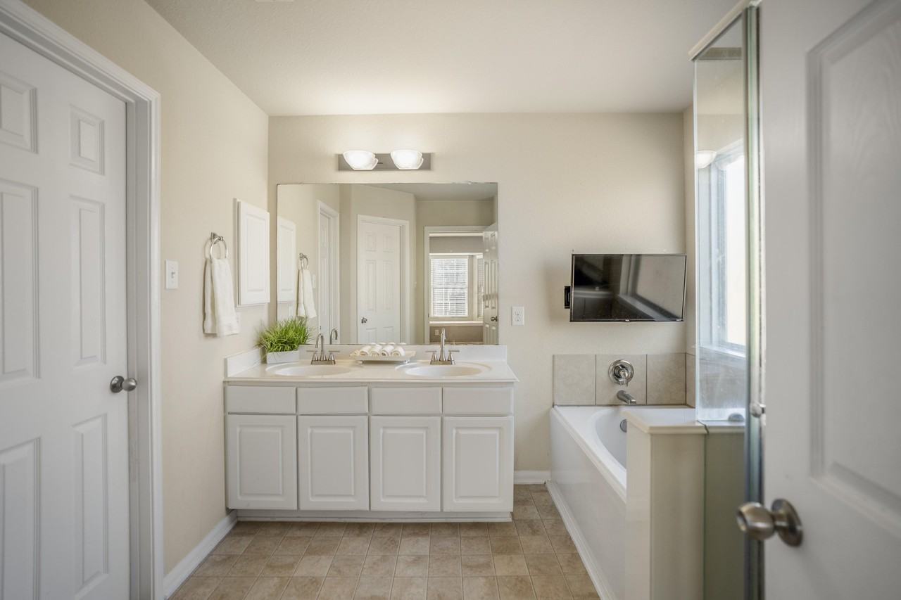 14911 Calico Heights Ln #14911 - Photo 6 of 48