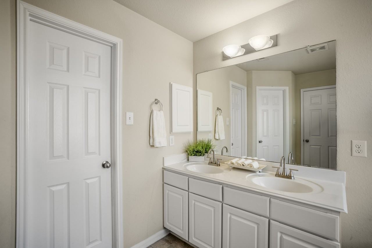 14911 Calico Heights Ln #14911 - Photo 7 of 48