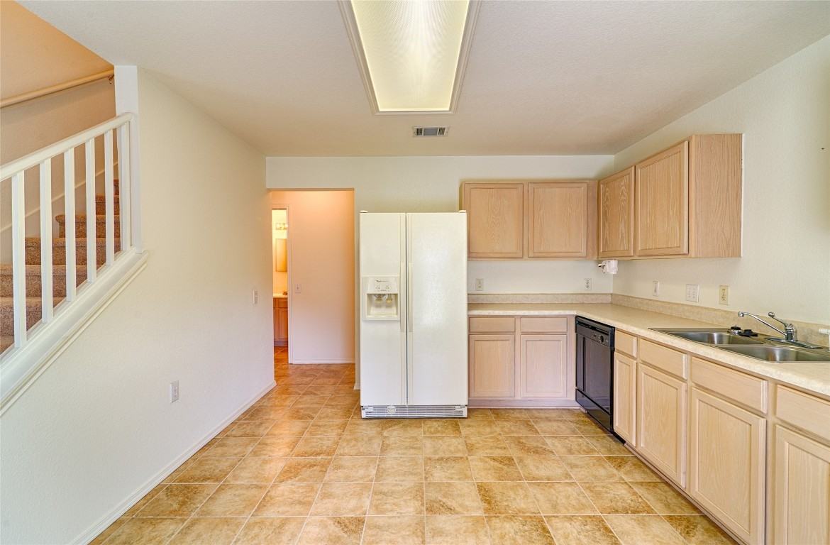 6433 Tara Dr #6433 - Photo 5 of 9