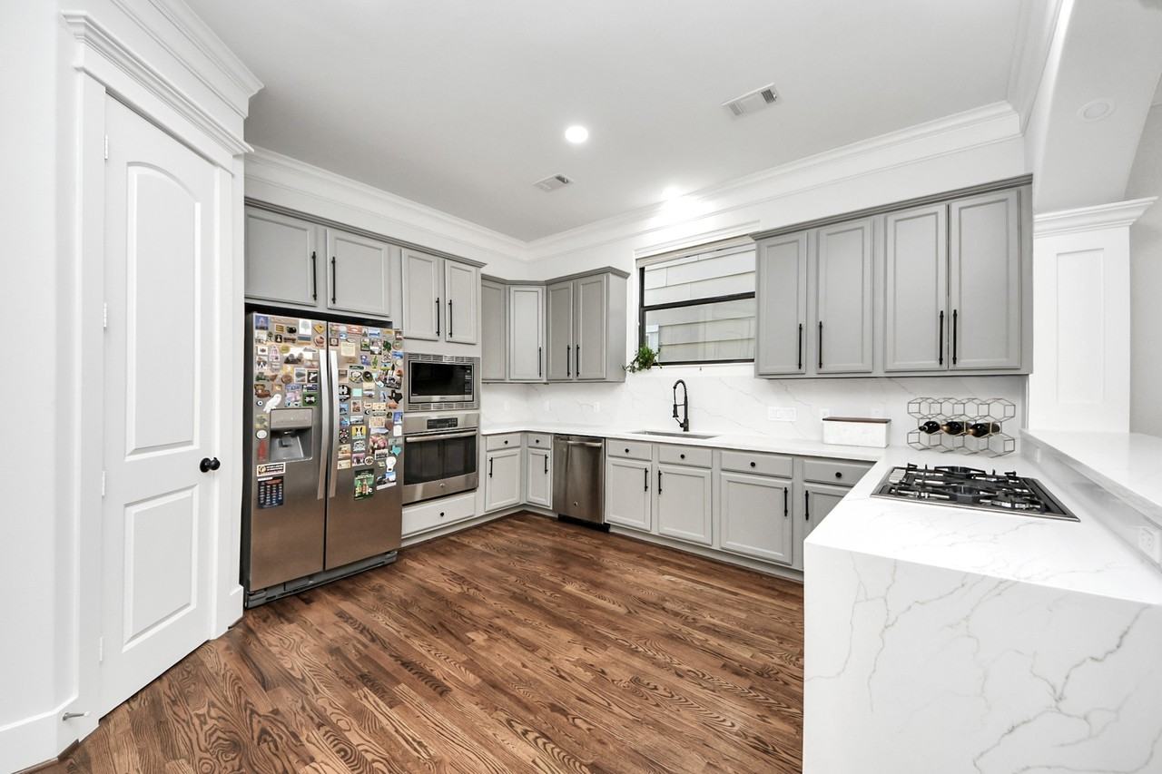 916 W 20th St #916 - Photo 2 of 42