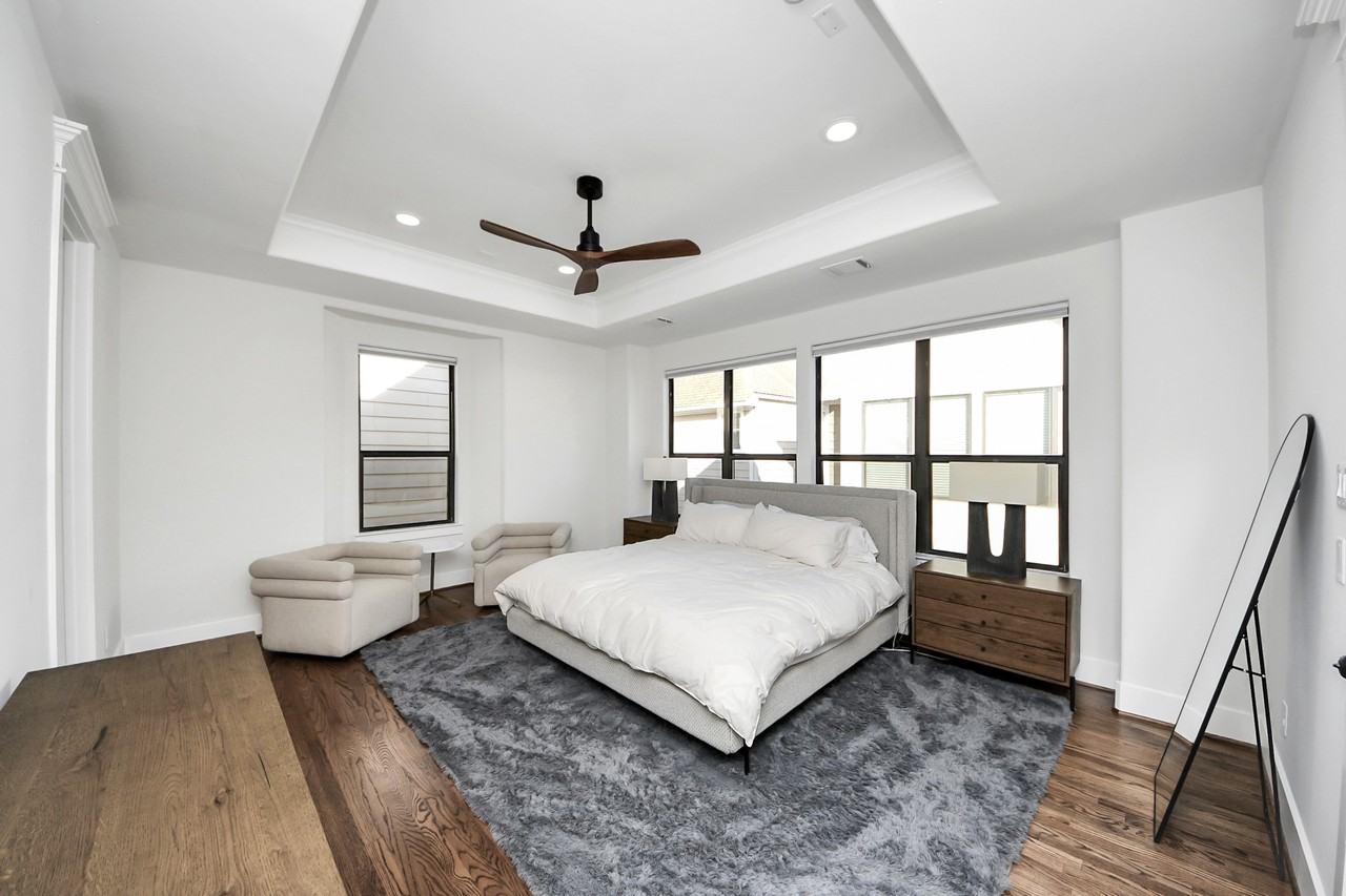 916 W 20th St #916 - Photo 3 of 42