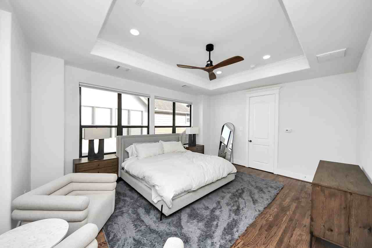 916 W 20th St #916 - Photo 5 of 42