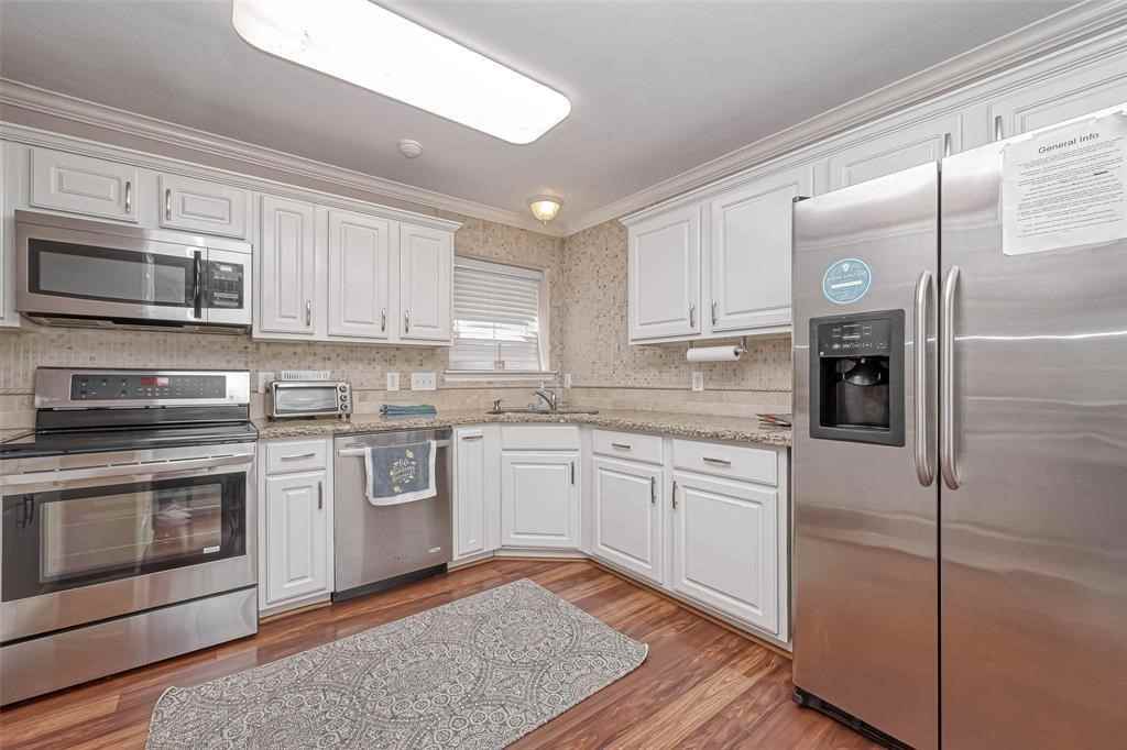 1204 Andrews St #1204 - Photo 6 of 15