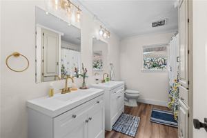 featured image of 10714 Glenwood St #10714