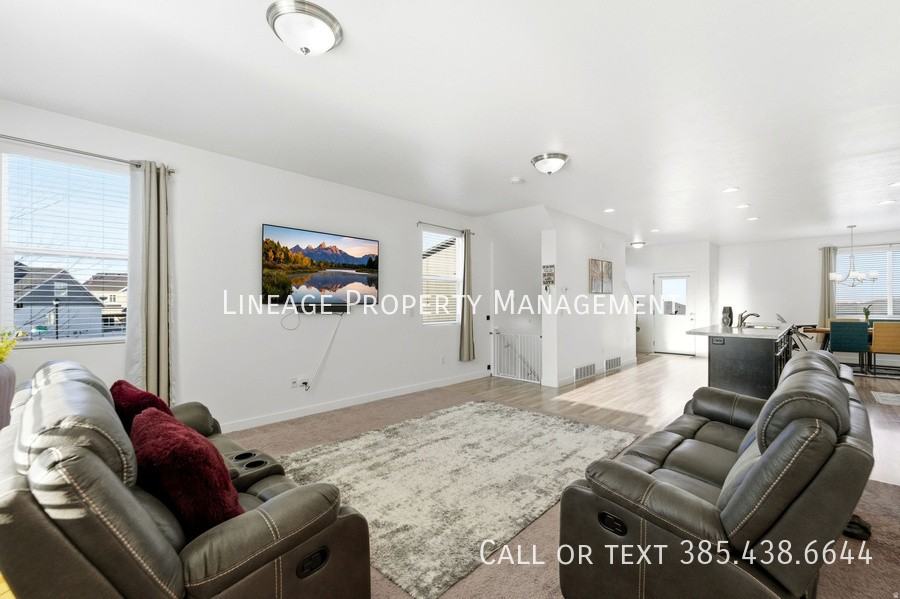 10847 S Big Meadow Dr - Photo 3 of 27