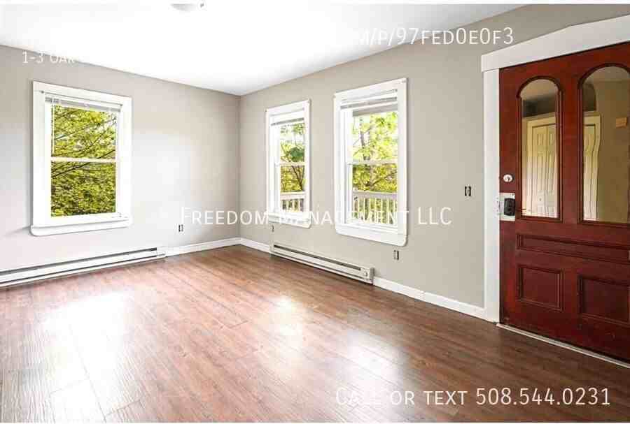 13 Oak St #2L - Photo 2 of 7