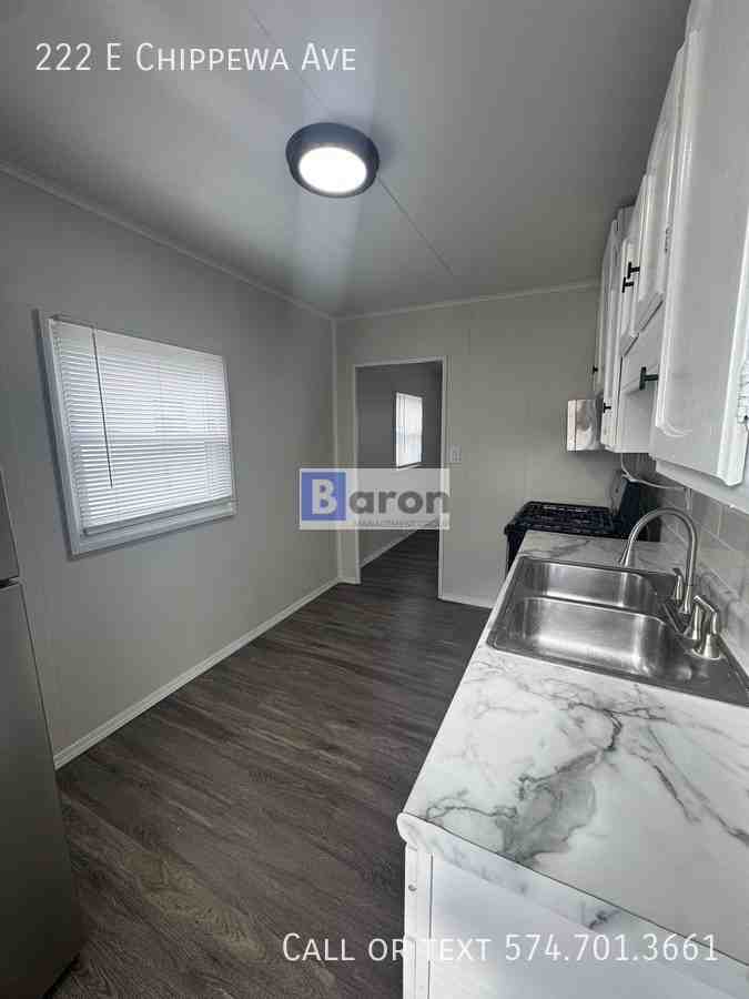 222 E Chippewa Ave - Photo 5 of 12