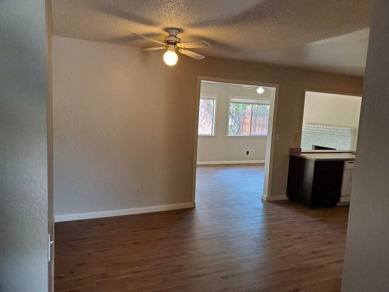 8287 Newfield Cir - Photo 4 of 13