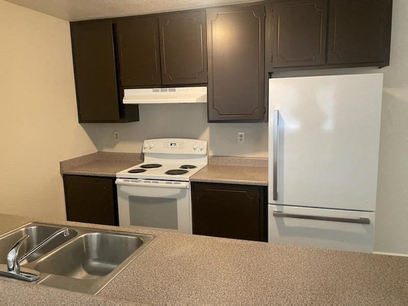 8287 Newfield Cir - Photo 5 of 13