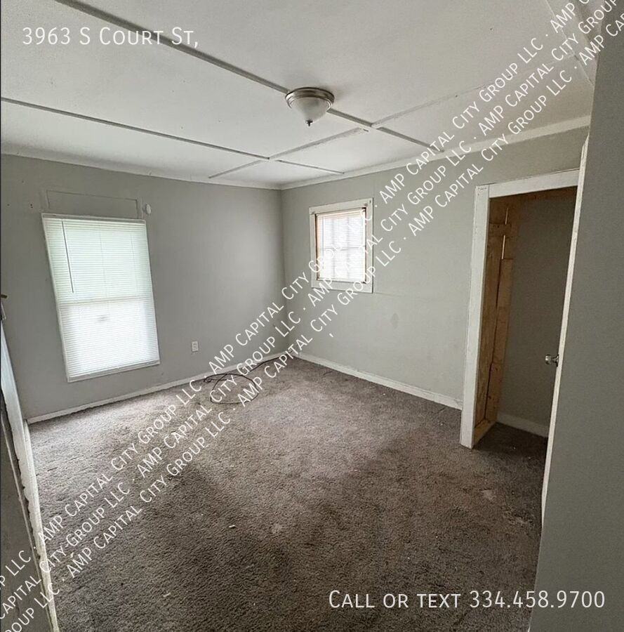 3963 S Court St - Photo 4 of 7