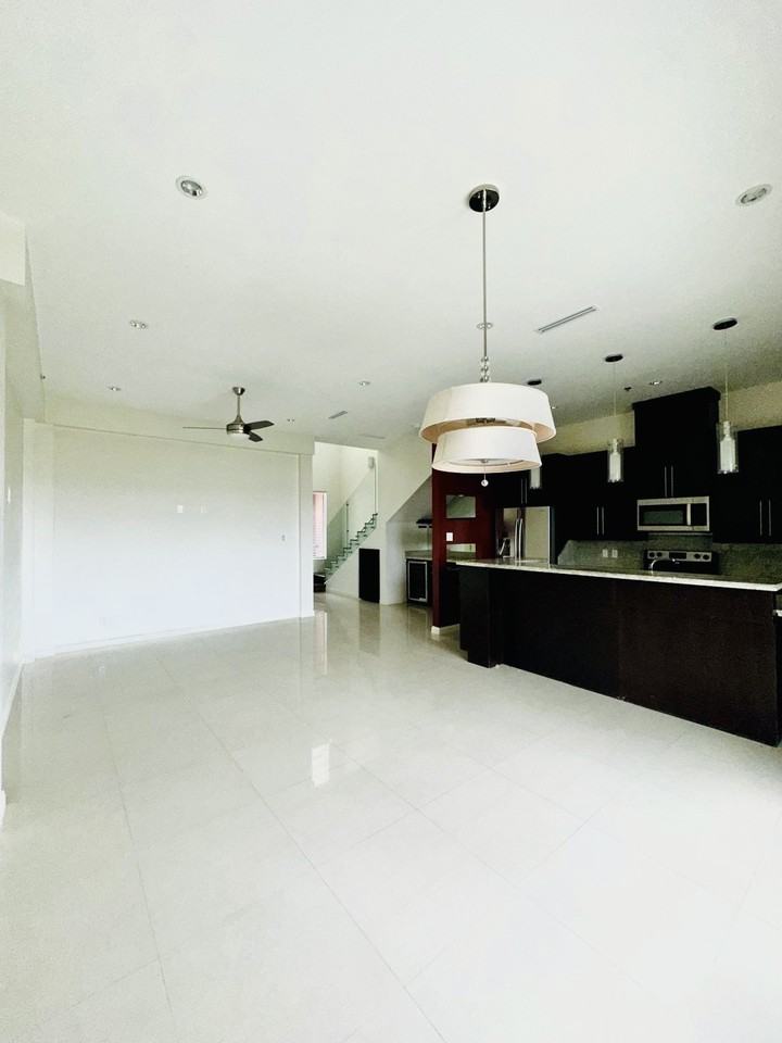 1312 E Pineridge Ave #NA - Photo 3 of 16