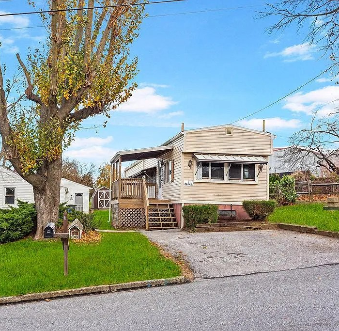 1 N Duke St Unit Front #NA - Photo 2 of 10