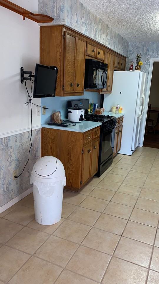 2005 Magic Hill Dr #NA - Photo 6 of 19