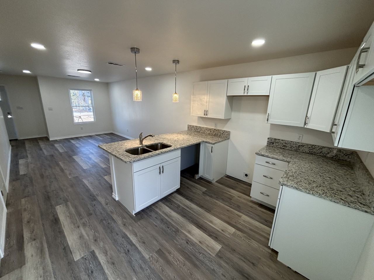 923 River Rd #923 - Photo 5 of 14