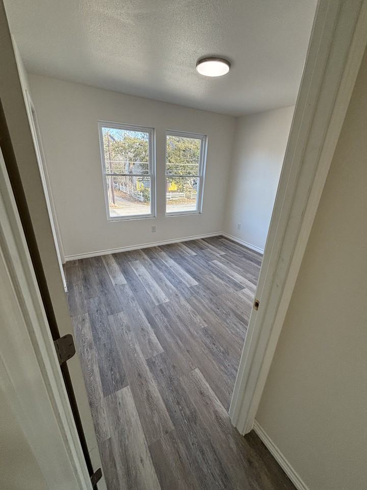 923 River Rd #923 - Photo 6 of 14