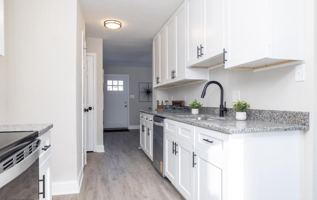 209 W Edgewater Way #209 - Photo 2 of 4