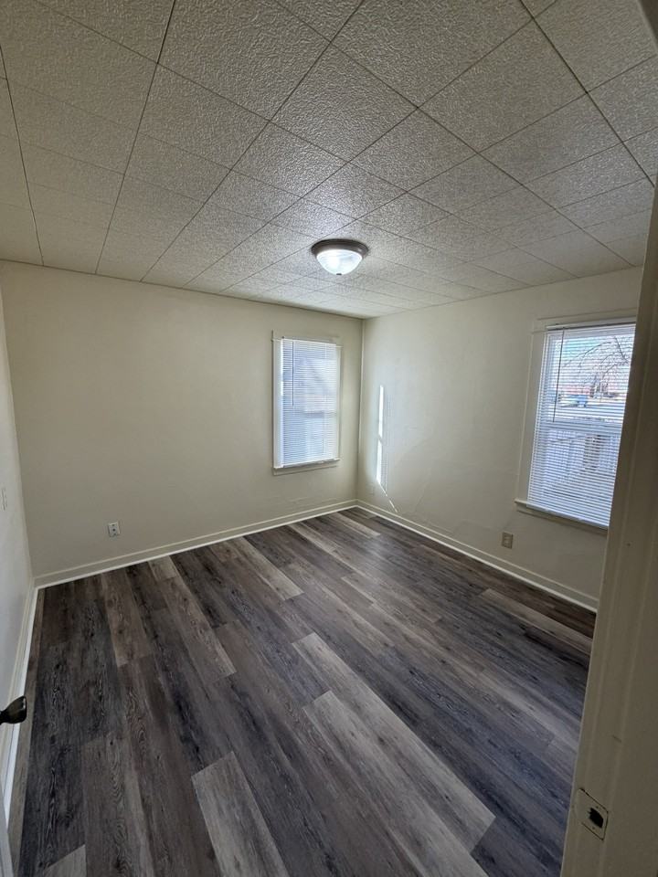 1039 Sw Cascade Ave #NA - Photo 4 of 14