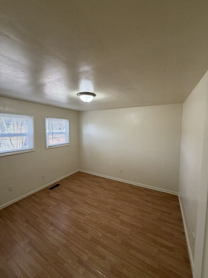 1039 Sw Cascade Ave #NA - Photo 7 of 14