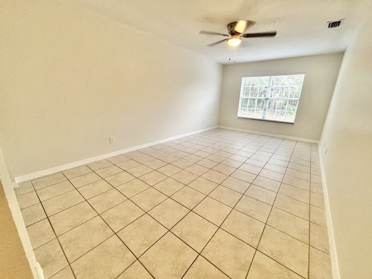 492 Del Monte Rd #NA - Photo 3 of 12