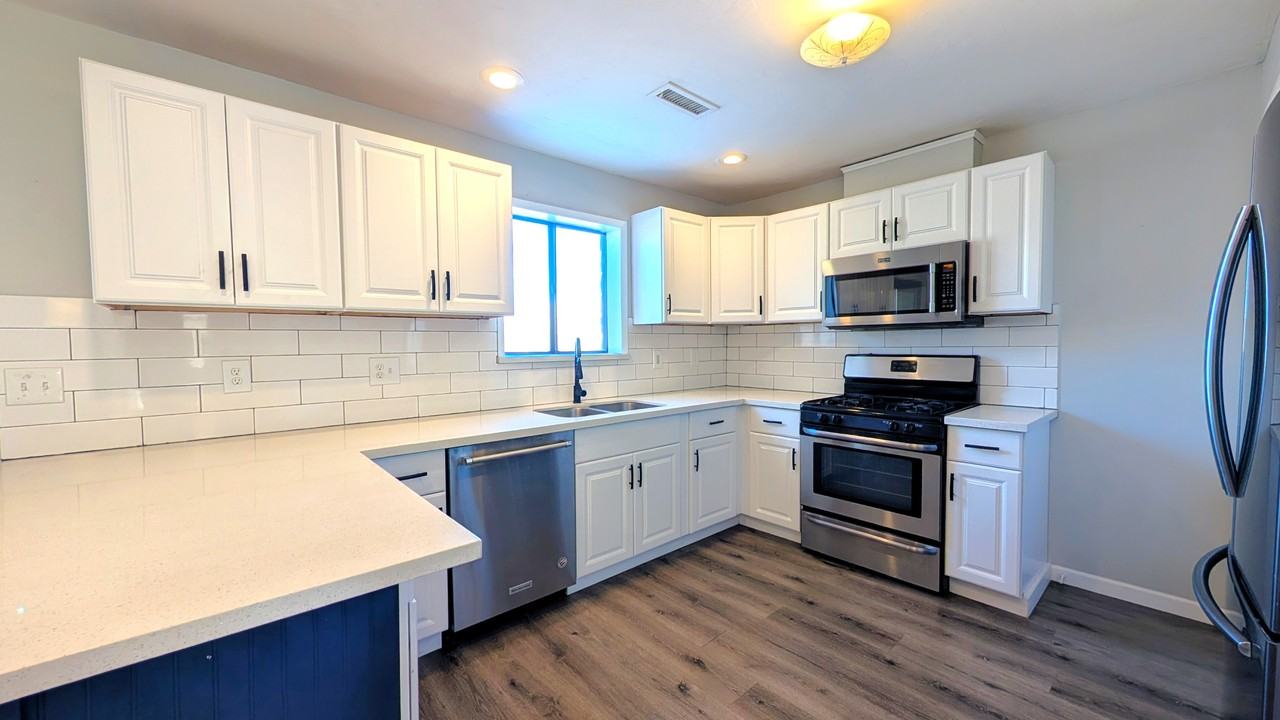 1514 N Elaine Way #NA - Photo 3 of 47