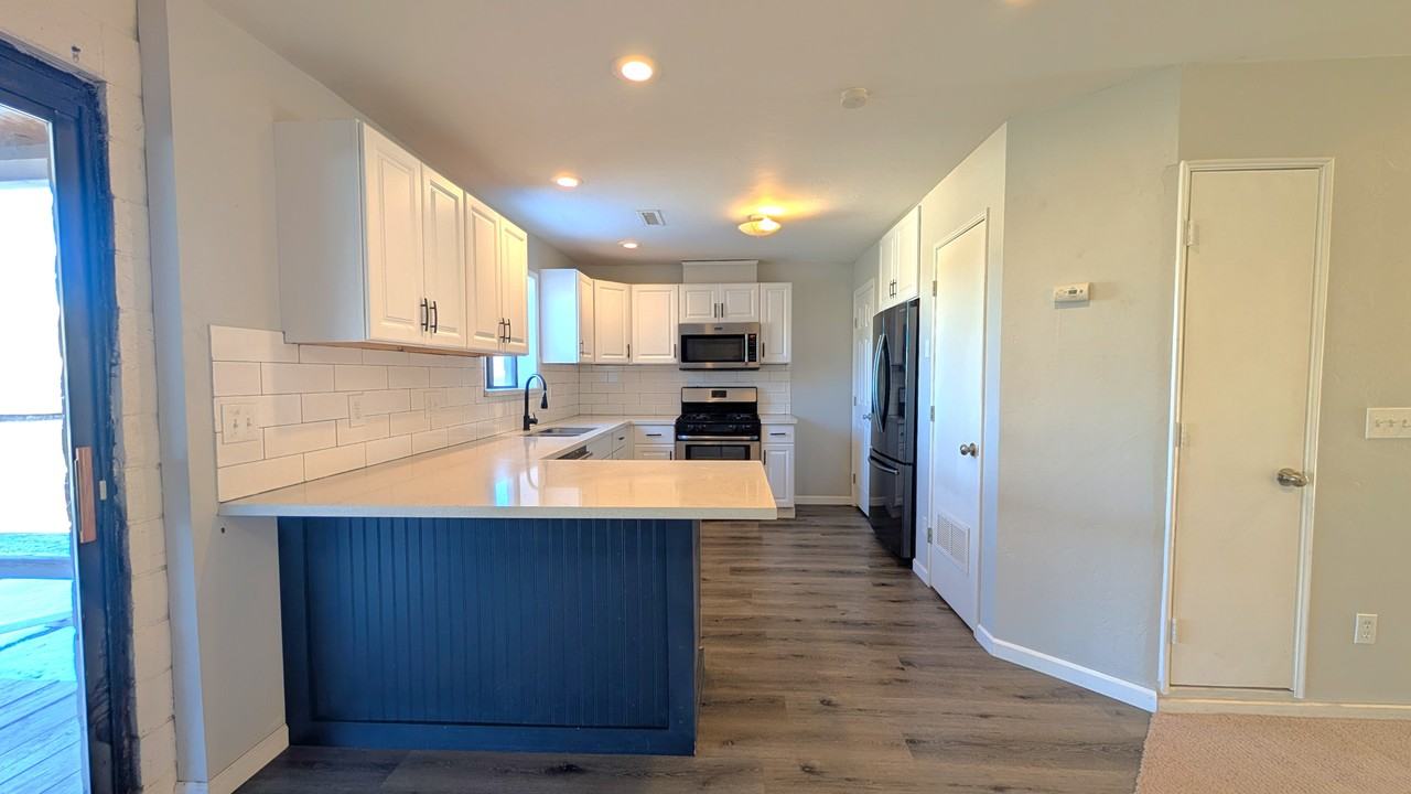 1514 N Elaine Way #NA - Photo 4 of 47