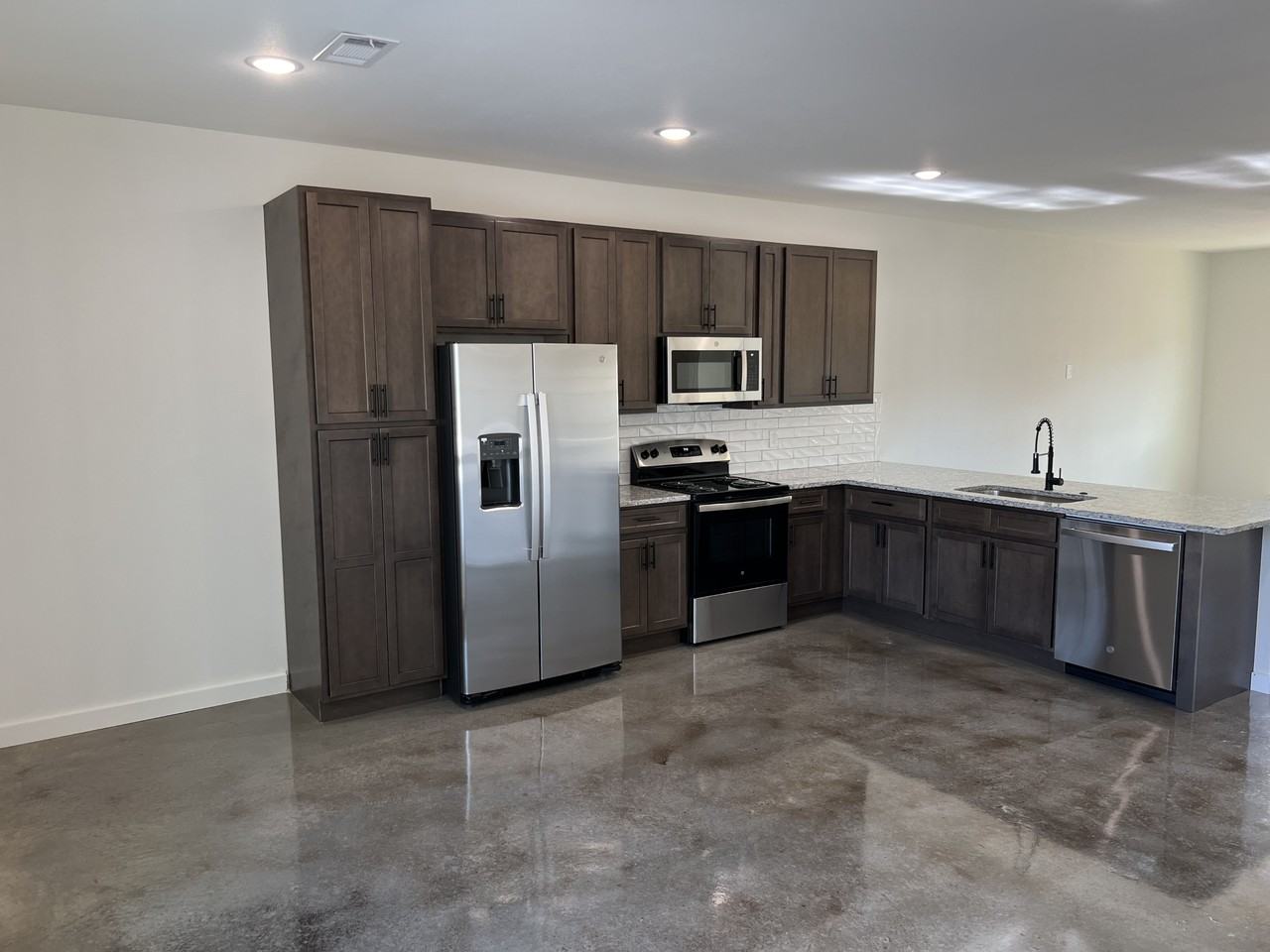 Eastwood Rd #2218 - Photo 2 of 9