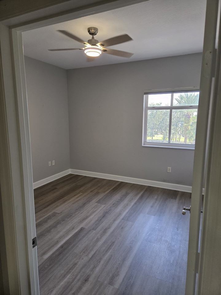 12033 Gandy Blvd N #145 - Photo 3 of 20