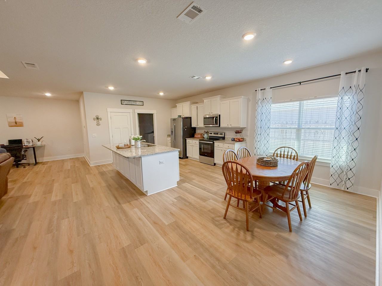 6581 Forest Bay Ave #NA - Photo 5 of 21