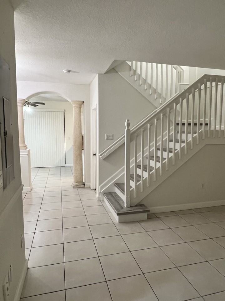 6900 Nw 174th Ter #104 - Photo 4 of 31