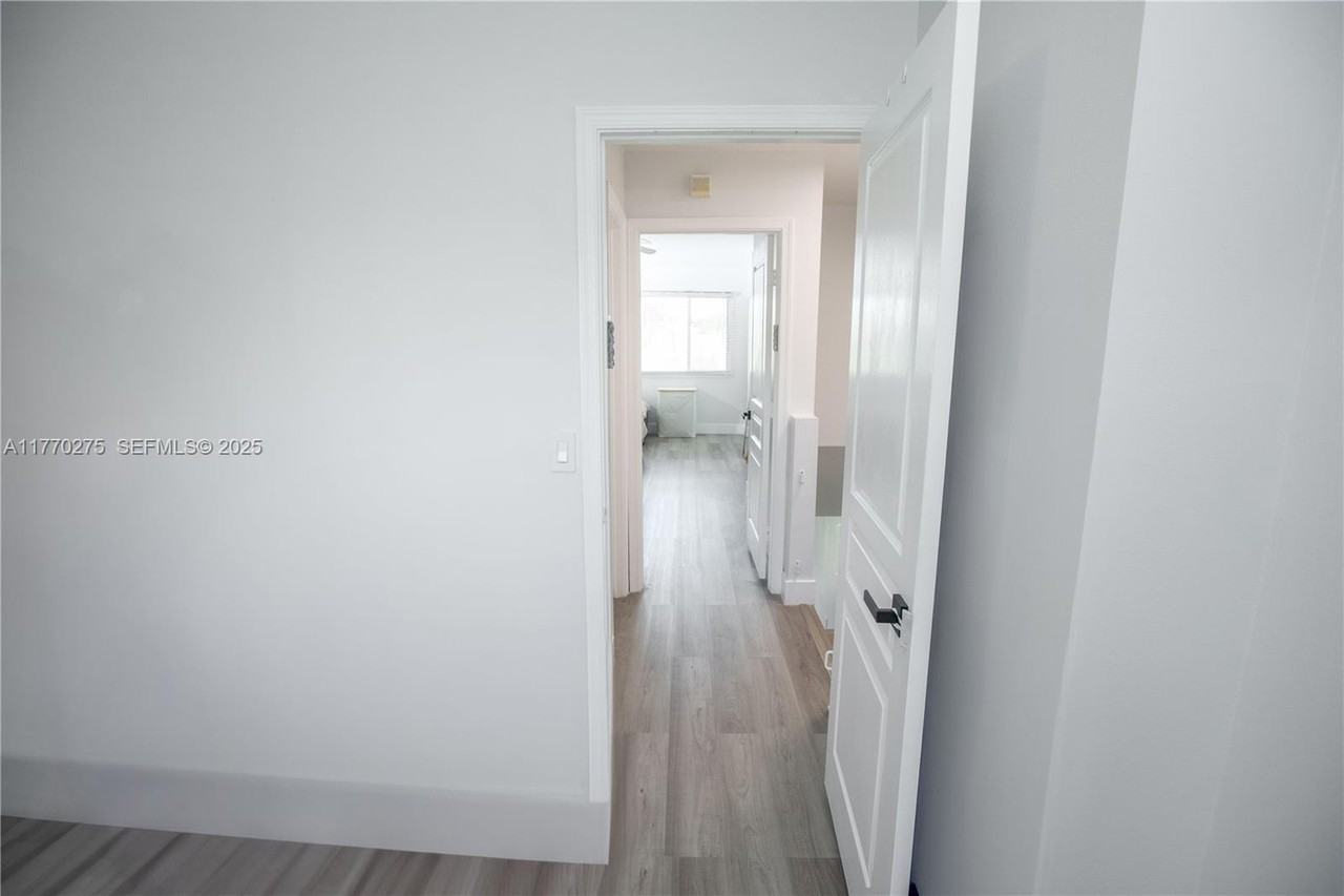 4905 Southwest 31st Terrace #115 - Photo 4 of 12