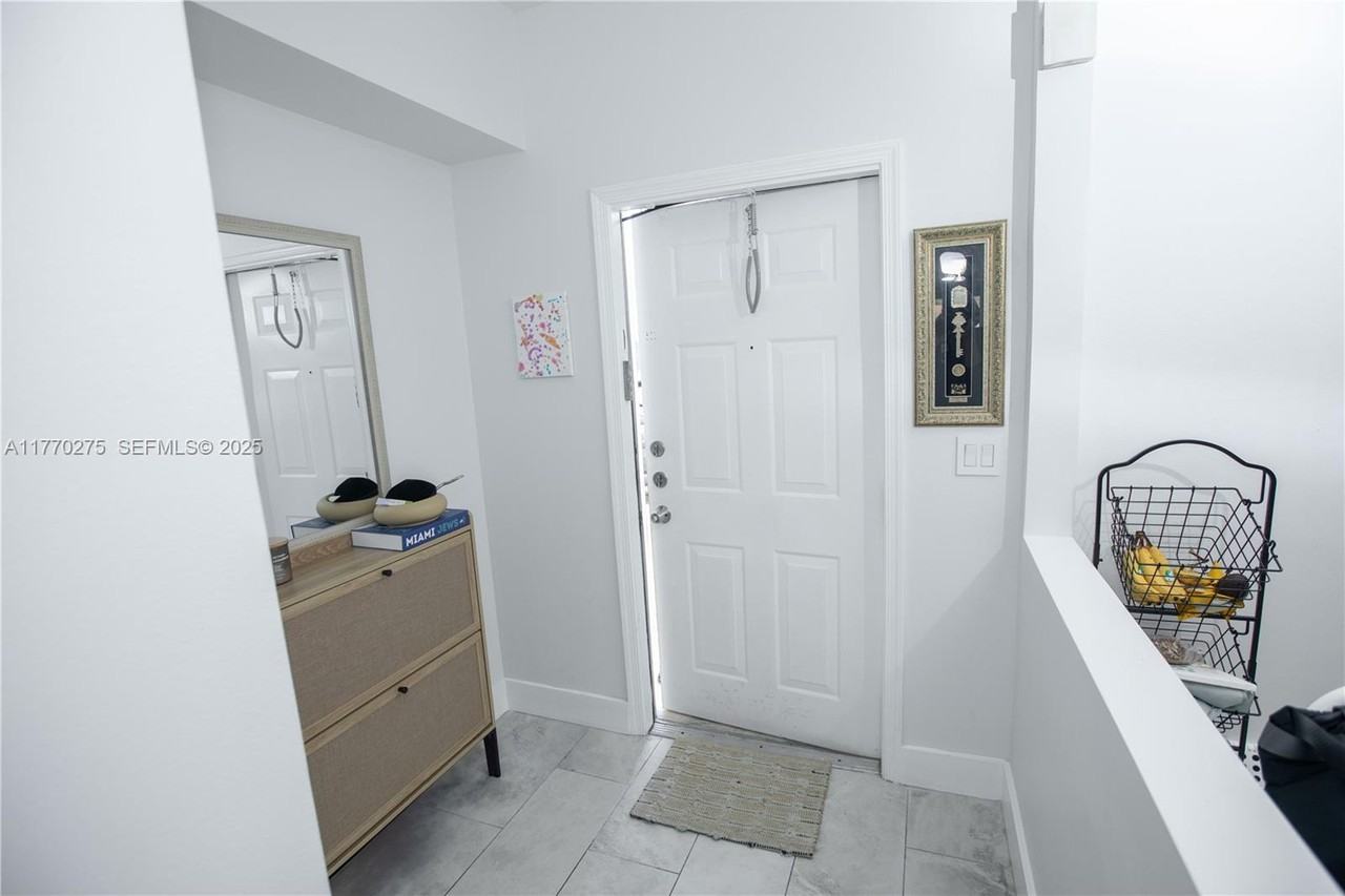 4905 Southwest 31st Terrace #115 - Photo 6 of 12