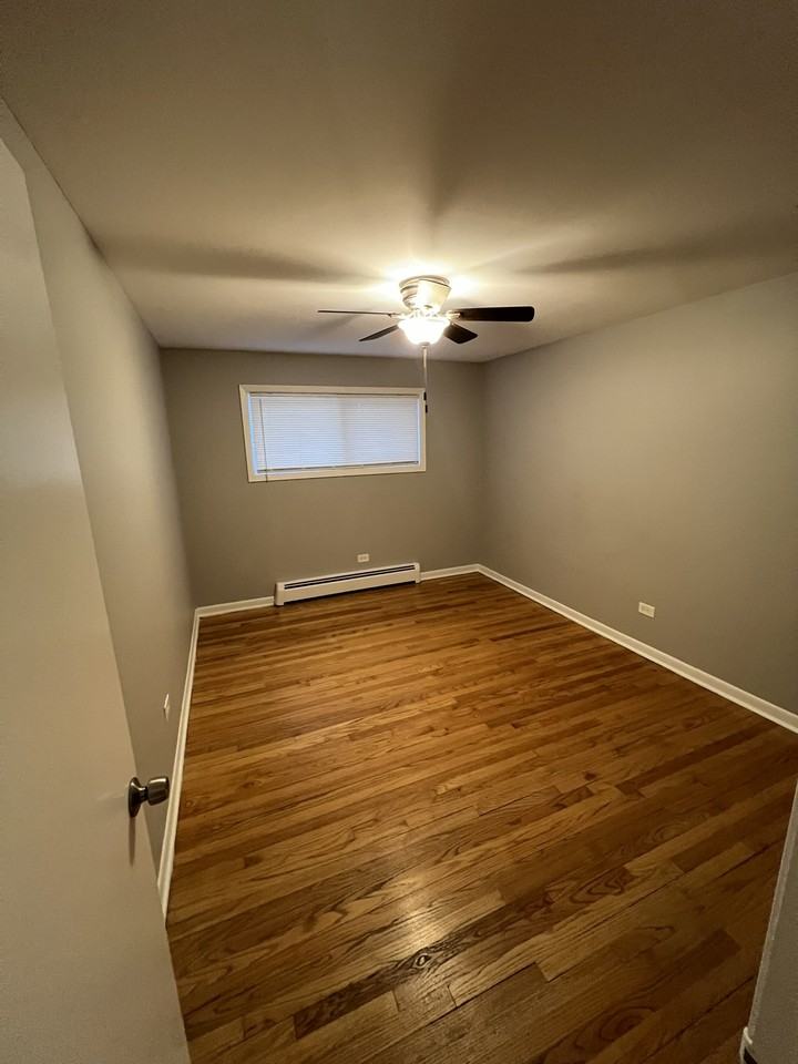 10720 S Ridgeland Ave #18 - Photo 3 of 9