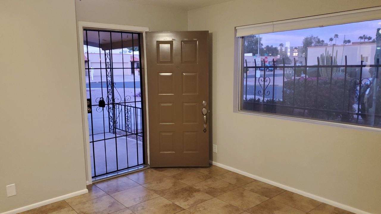 530 S PORTLAND - 2 #2 - Photo 4 of 22