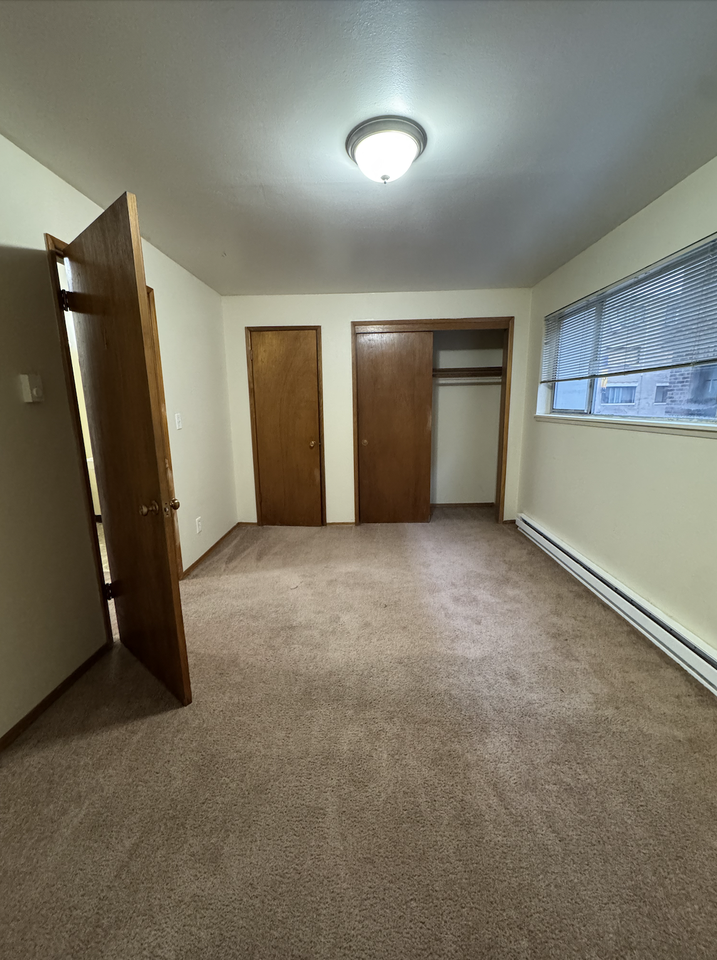 4120 11th Ave Ne #202 - Photo 7 of 21