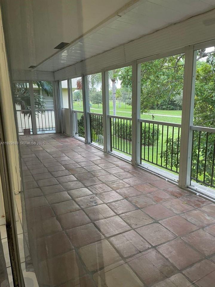3141 North Palm Aire Drive - Photo 3 of 10